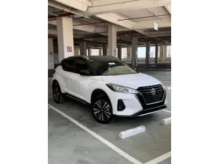 2021 Nissan KICKS في Dubai سيارة مستعملة
