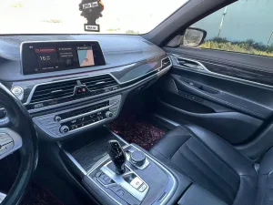 2019 بي أم دابليو الفئة - 7 740i