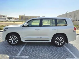 2019 تويوتا لاند كروزر Grand Touring