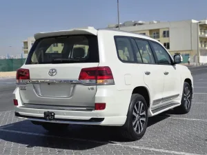 2019 تويوتا لاند كروزر Grand Touring