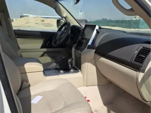 2019 تويوتا لاند كروزر Grand Touring