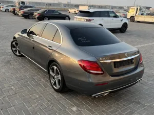 2017 مرسيدس-بنز الفئة - E E300