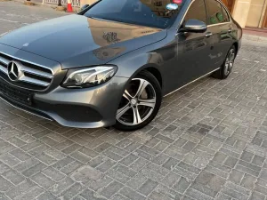 2017 مرسيدس-بنز الفئة - E E300
