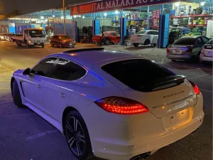 2010 بورش باناميرا 4 Sport Turismo