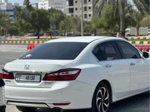 2017 هوندا أكورد EX
