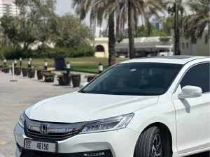 2017 هوندا أكورد EX