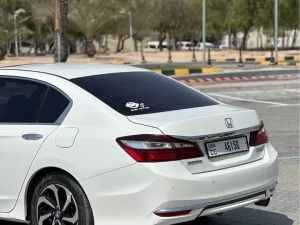 2017 هوندا أكورد EX