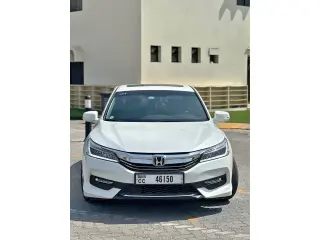 2017 Honda Accord في Dubai سيارة مستعملة