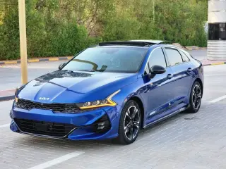 2023 Kia K5 في Sharjah سيارة مستعملة