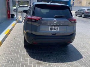 2021 نيسان روج SL