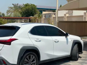 2020 لكزس UX - يو اكس UX200