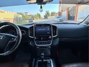 2021 تويوتا لاند كروزر VXR