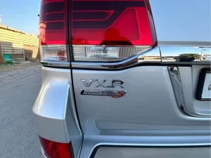 2021 تويوتا لاند كروزر VXR