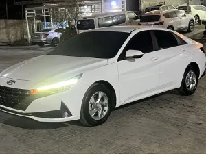 2021 هيونداي افانتي Limited