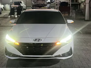 2021 هيونداي افانتي Limited