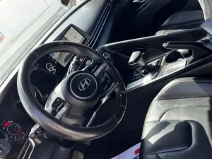2021 هيونداي افانتي Limited