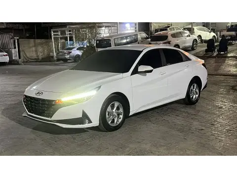2021 هيونداي افانتي Limited