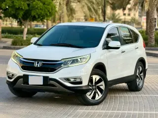 2015 Honda CR-V في Dubai سيارة مستعملة
