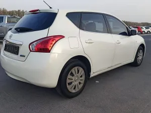 2014 نيسان تيدا S