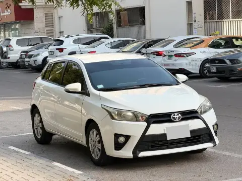 2016 تويوتا ياريس SE