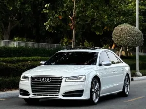 2015 اودي اس ٨ Standard