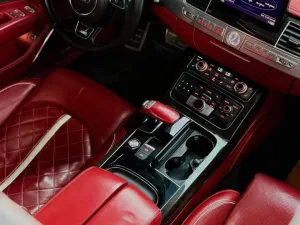 2015 اودي اس ٨ Standard