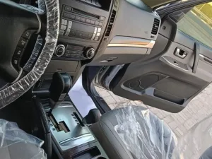 2013 ميتسوبيشي باجيرو GLS