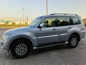 2013 ميتسوبيشي باجيرو GLS