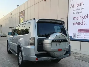 2013 ميتسوبيشي باجيرو GLS