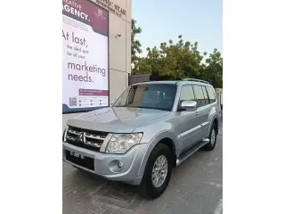 2013 Mitsubishi Pajero في Dubai سيارة مستعملة