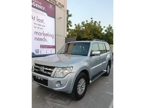 2013 ميتسوبيشي باجيرو GLS