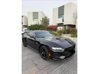 2025 Ford Mustang في Dubai سيارة مستعملة
