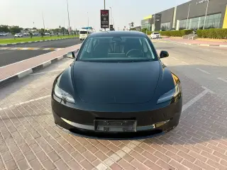2025 Tesla MODEL 3 في Dubai سيارة مستعملة