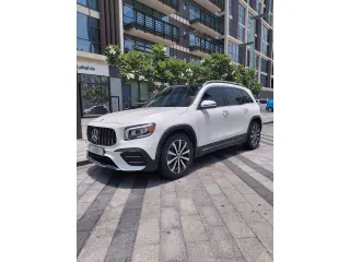 2021 Mercedes-Benz GLB في Dubai سيارة مستعملة
