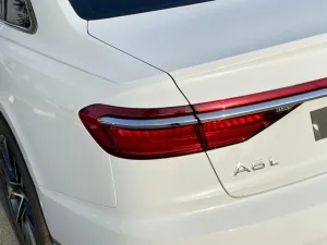 2019 اودي آي ٨ quattro 60 TFSI
