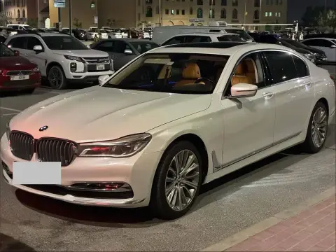 2017 بي أم دابليو الفئة - 7 740i