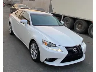 2014 Lexus IS في Dubai سيارة مستعملة