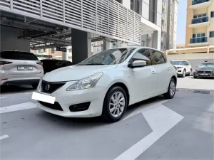 2014 نيسان تيدا Hatch