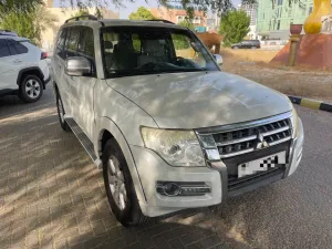 2017 ميتسوبيشي باجيرو GLS