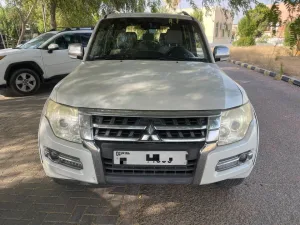 2017 ميتسوبيشي باجيرو GLS