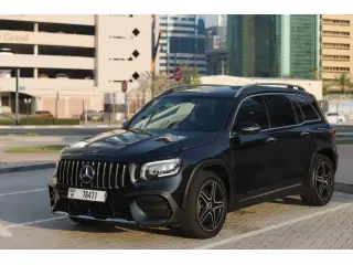 2020 Mercedes-Benz GLB في Dubai سيارة مستعملة