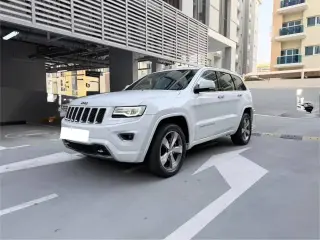 2015 Jeep Grand Cherokee في Dubai سيارة مستعملة
