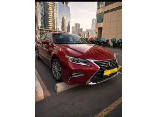 2017 Lexus ES في Abu Dhabi سيارة مستعملة