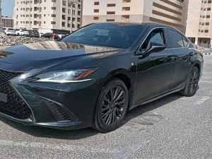 2021 لكزس ES - اي اس