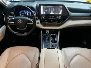 2024 Toyota Highlander Platinum