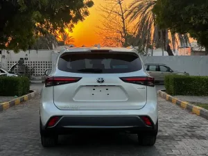 2024 Toyota Highlander Platinum