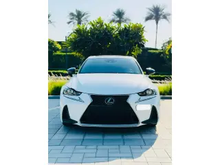2018 Lexus IS في Ajman سيارة مستعملة