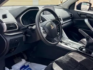 2018 ميتسوبيشي ايكلبس كروس SEL