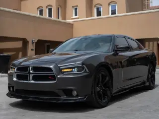 2013 Dodge Charger في Dubai سيارة مستعملة