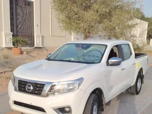 2022 Nissan Navara S